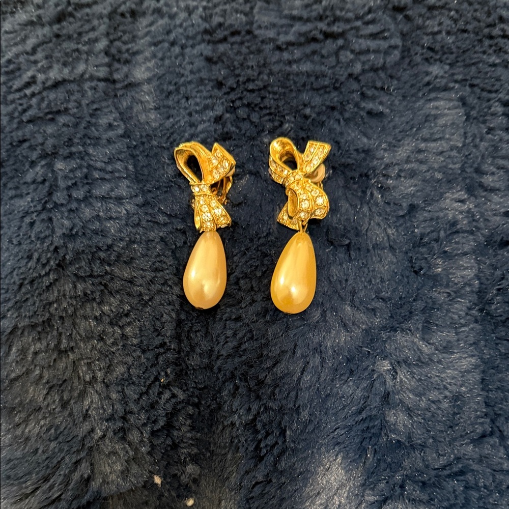 Elegant Gold and Cream Bow Earrings